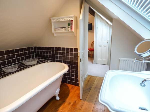 Honeypot Cottage, Kendal Bagian luar foto